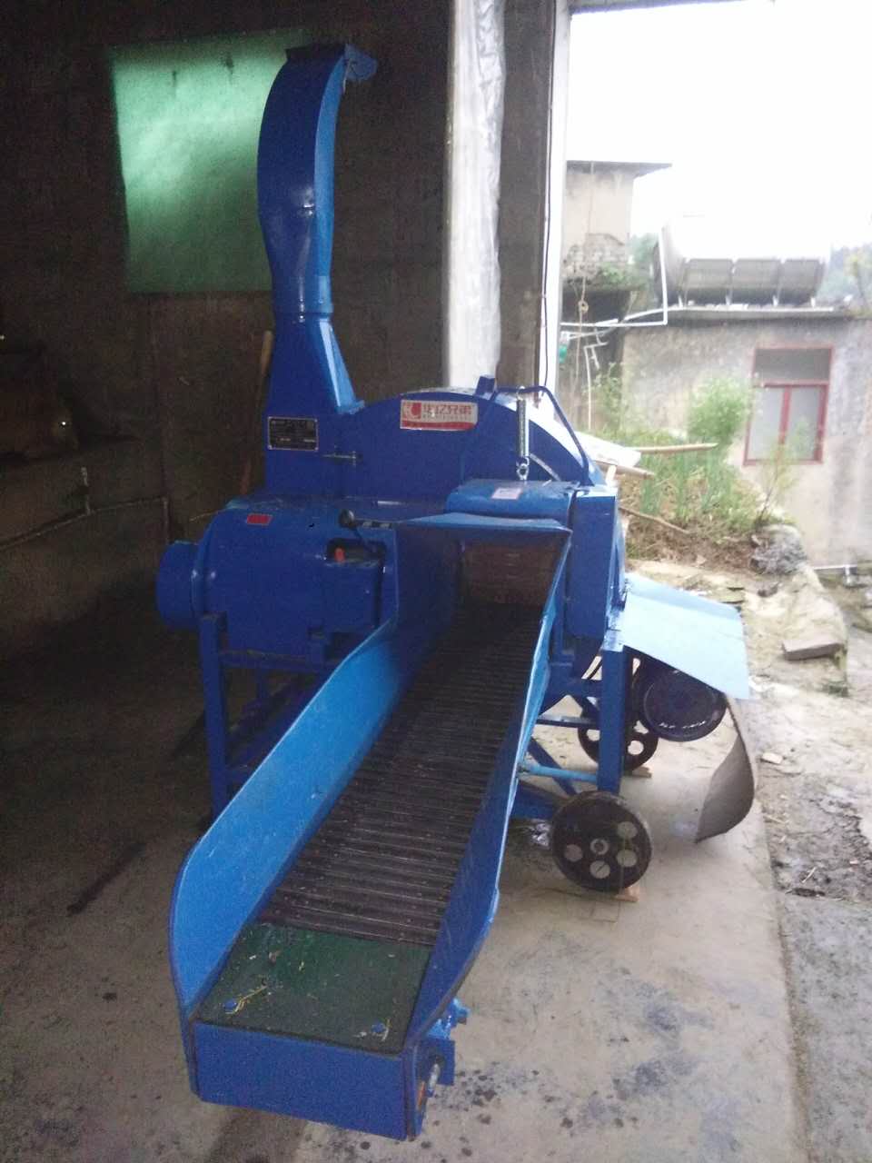 養(yǎng)殖牛羊用什么牌子的鍘草機？
