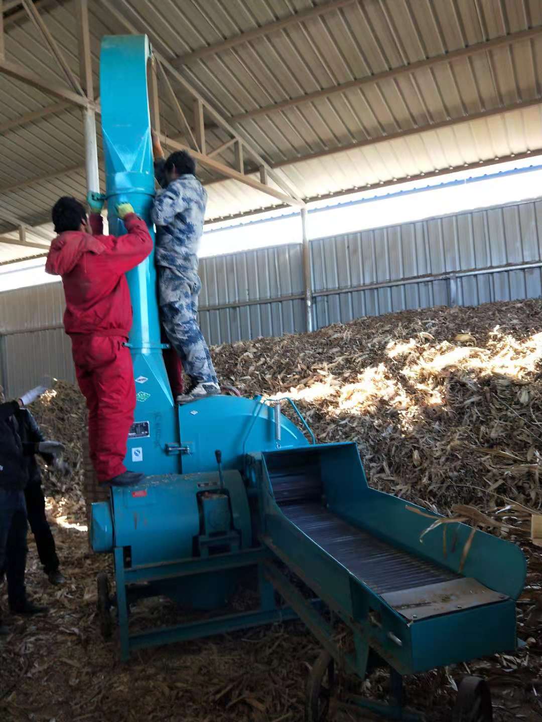 山西10噸鍘草揉絲機多少錢一臺？